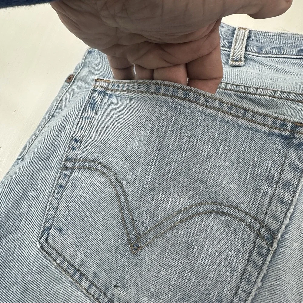 VTG‎ Levi's 560 Comfort Fit 38x34 Tapered Loose Jeans Light Wash Distressed Y2K